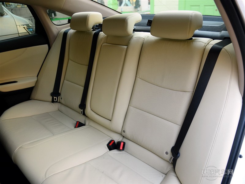 2015款 2.4L 尊貴版