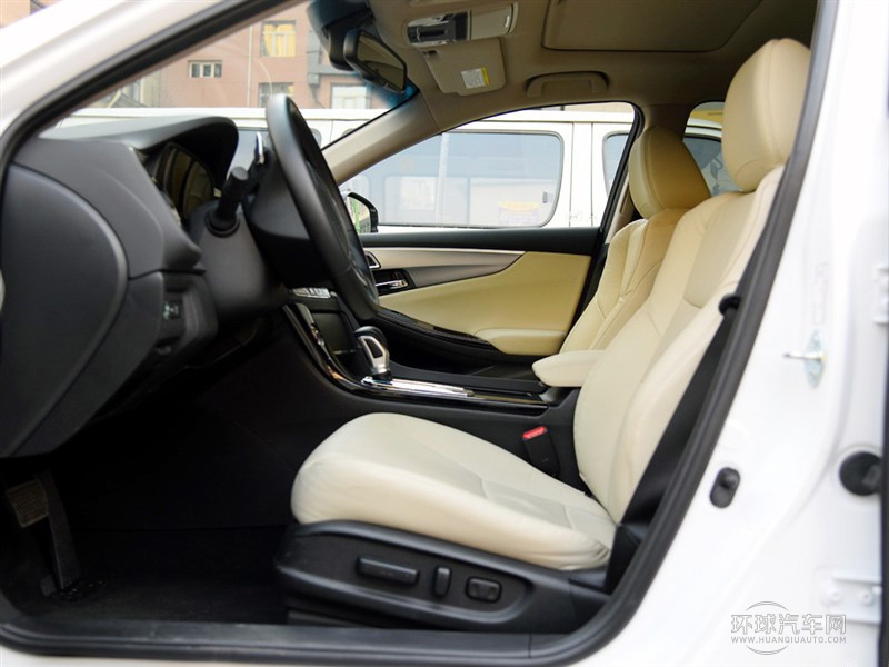 2015款 2.4L 尊貴版