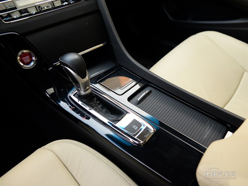 2015款 2.4L 尊貴版