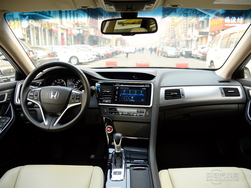 2015款 2.4L 尊貴版