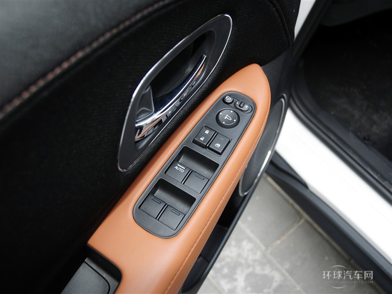 2015款 1.8L CVT兩驅(qū)豪華型