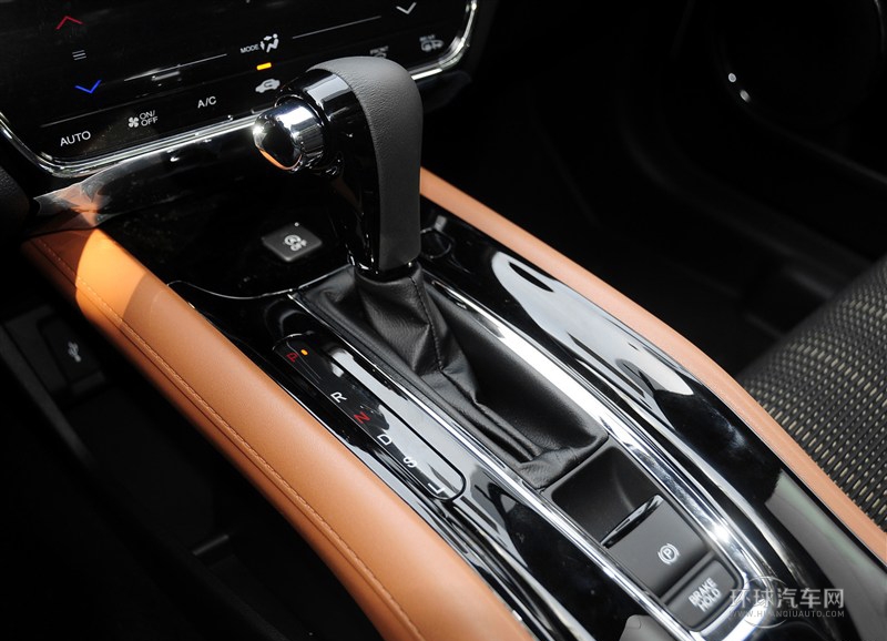 2015款 1.8L CVT兩驅豪華型