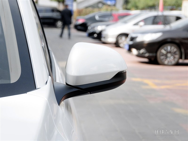 2015款 1.8L CVT兩驅豪華型