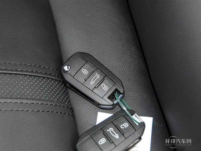 2015款 2.0L 自動潮流版