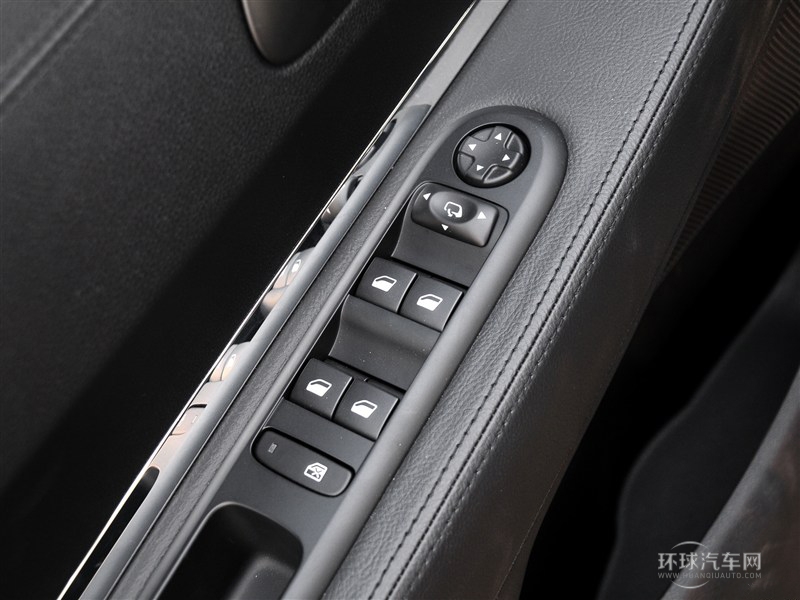 2015款 2.0L 自動潮流版