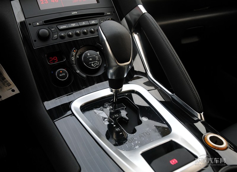 2015款 2.0L 自動潮流版