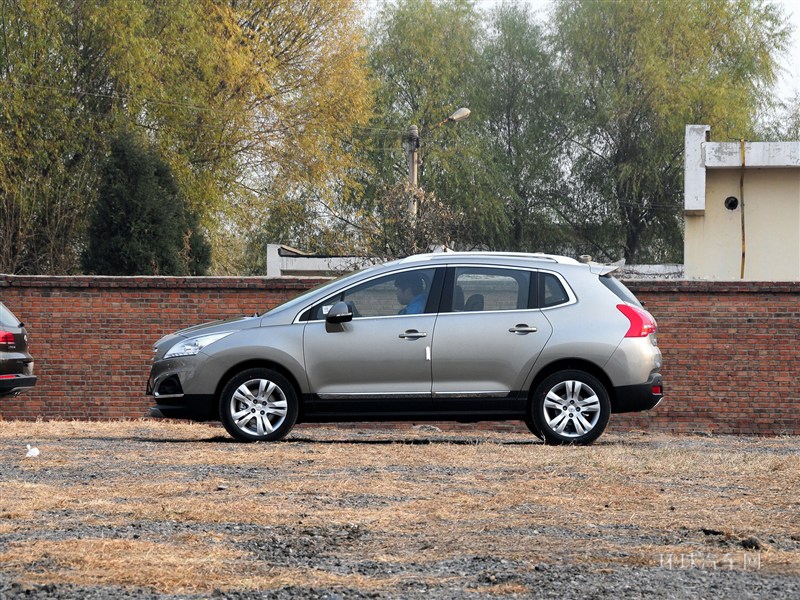 2015款 2.0L 自動潮流版