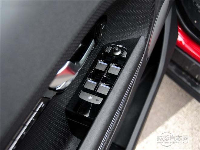 2015款 2.0T 5門耀動版