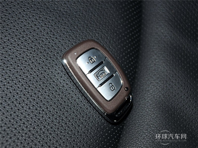 2015款 1.6L 自動尊貴型