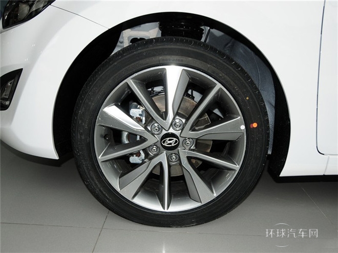 2015款 1.6L 自動尊貴型