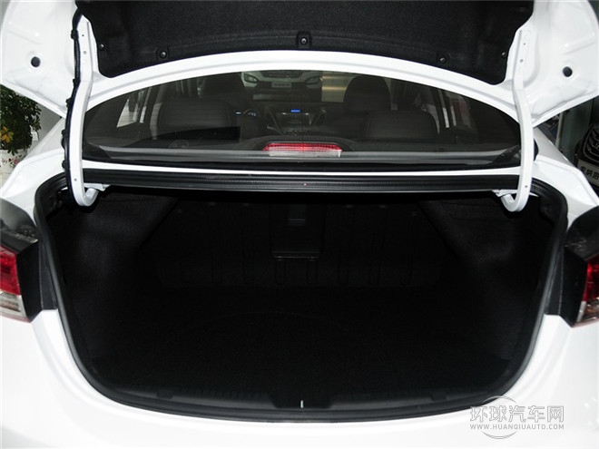 2015款 1.6L 自動(dòng)尊貴型