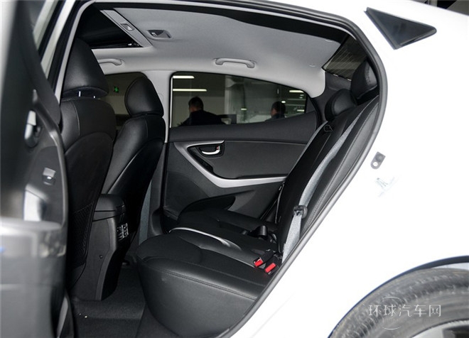 2015款 1.6L 自動尊貴型