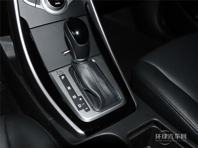 2015款 1.6L 自動尊貴型