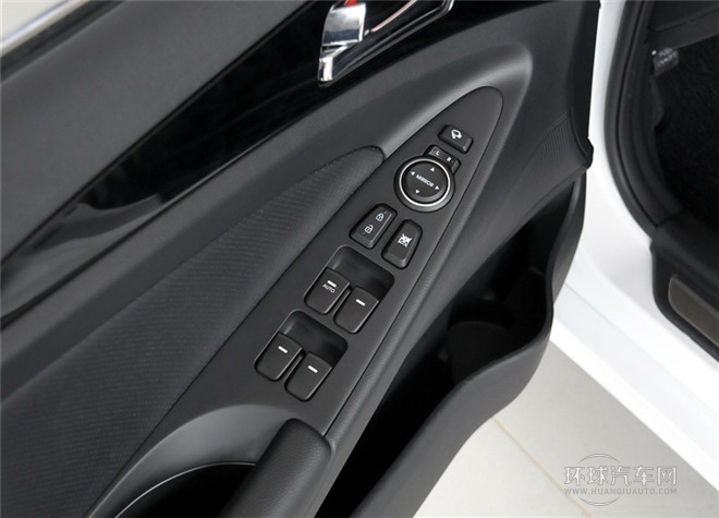 2014款 2.0L 自動豪華版