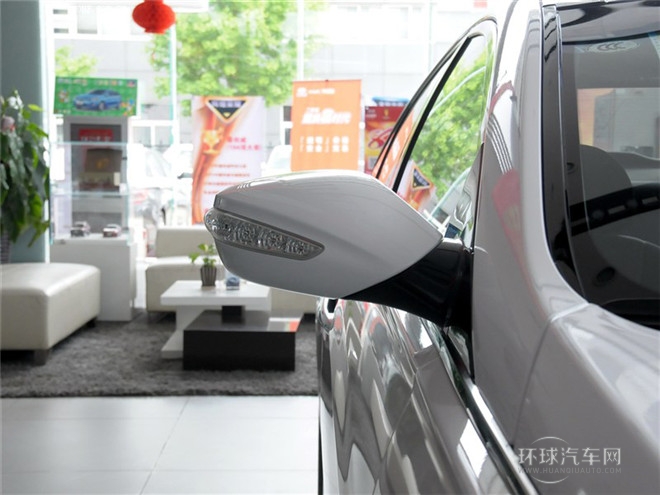 2014款 2.0L 自動豪華版