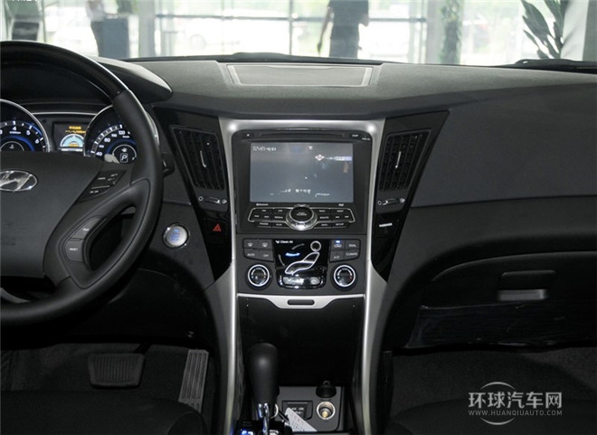 2014款 2.0L 自動(dòng)領(lǐng)先型