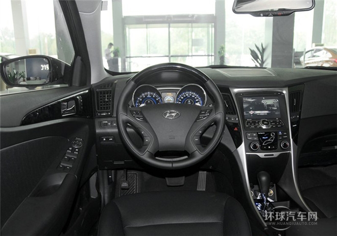 2014款 2.0L 自動領先型