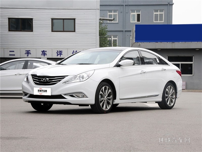 2014款 2.0L 自動尊貴版