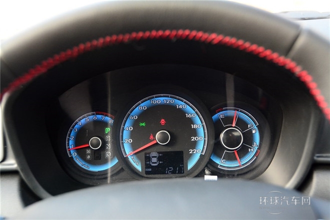 2014款 1.8L 自動(dòng)尊貴型