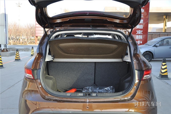 2014款 1.8L 自動豪華型