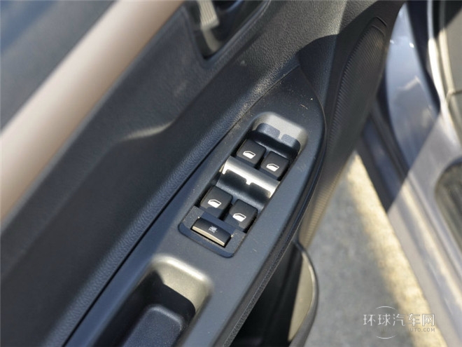 2014款 1.5L 手動精英型