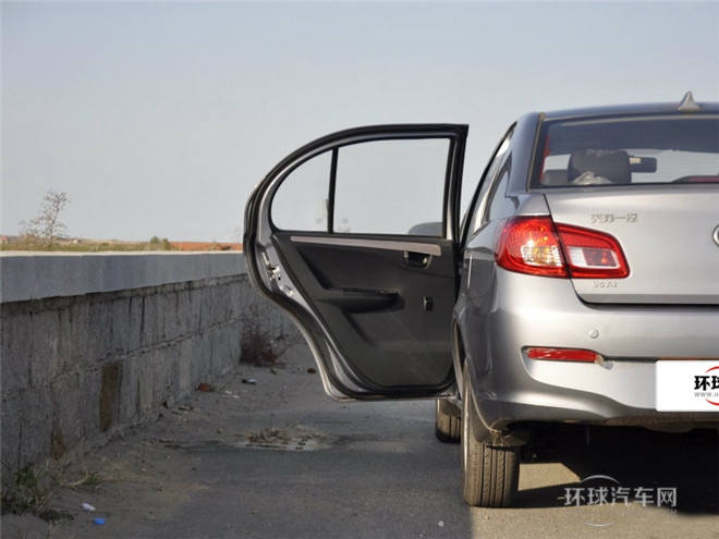 2014款 1.5L 手動精英型