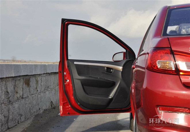 2014款 1.5L 手動標準型