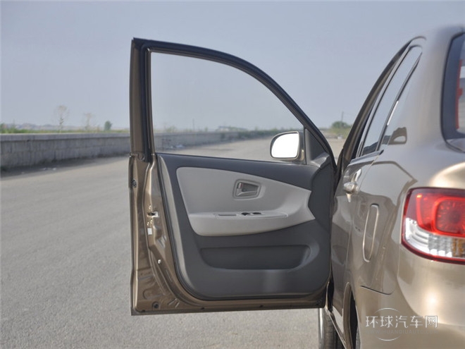 2014款 1.0L 手動(dòng)舒適型