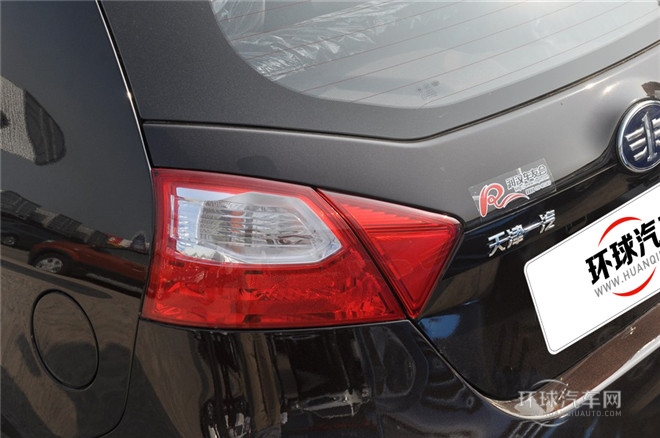 2014款 1.3L 手動(dòng)運(yùn)動(dòng)豪華型