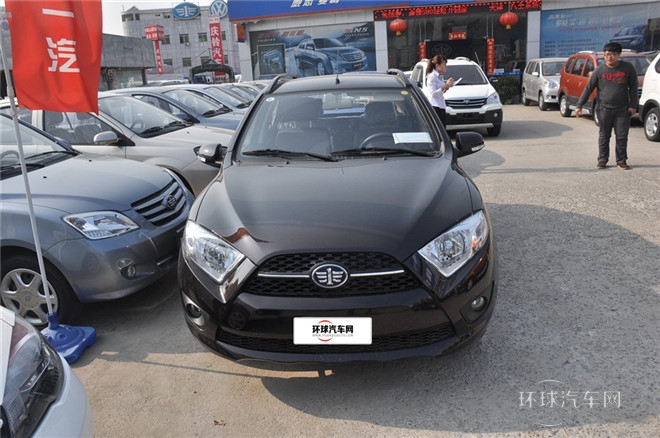 2014款 1.3L 手動(dòng)運(yùn)動(dòng)豪華型