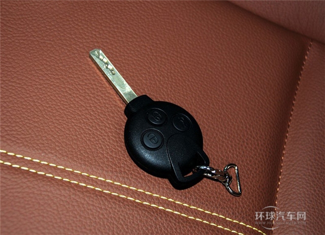 2015款 1.0 MHD 新年特別版