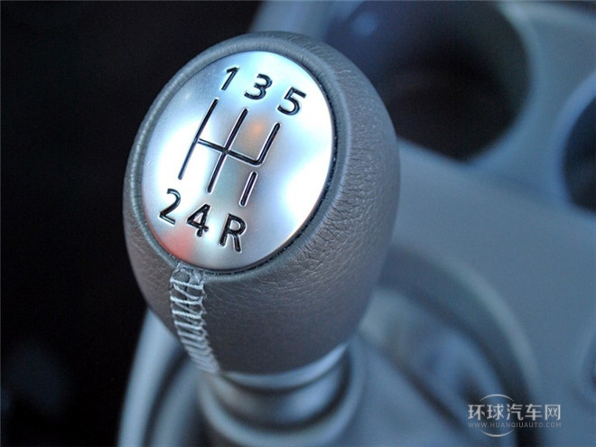 2015款 1.0 MHD 新年特別版