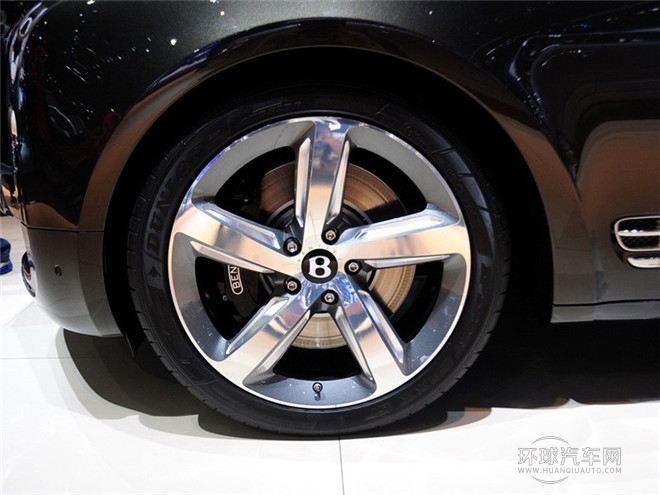 2015款 6.8T 標準版