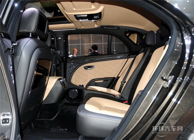 2015款 6.8T 標準版