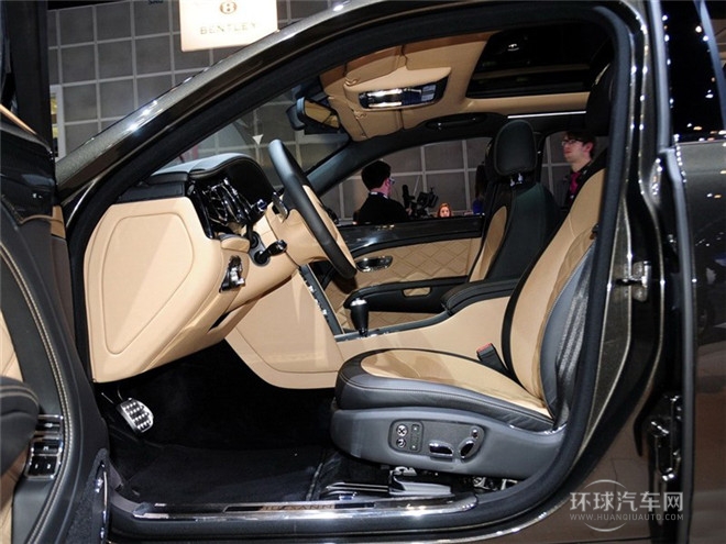 2015款 6.8T 標準版