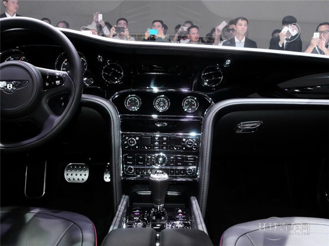 2015款 6.8T 標(biāo)準(zhǔn)版