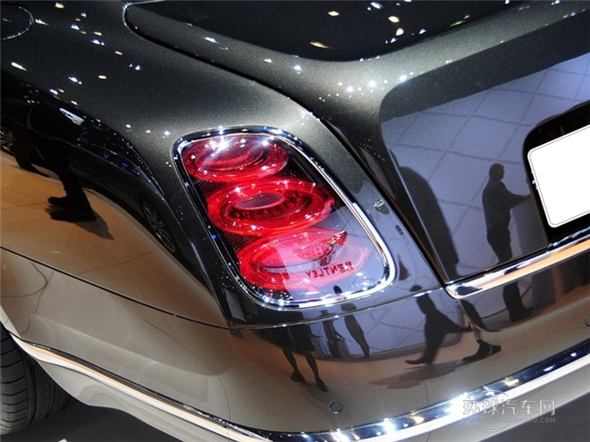 2015款 6.8T 標(biāo)準(zhǔn)版