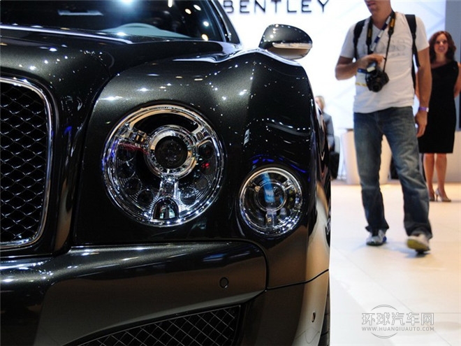 2015款 6.8T 標(biāo)準(zhǔn)版