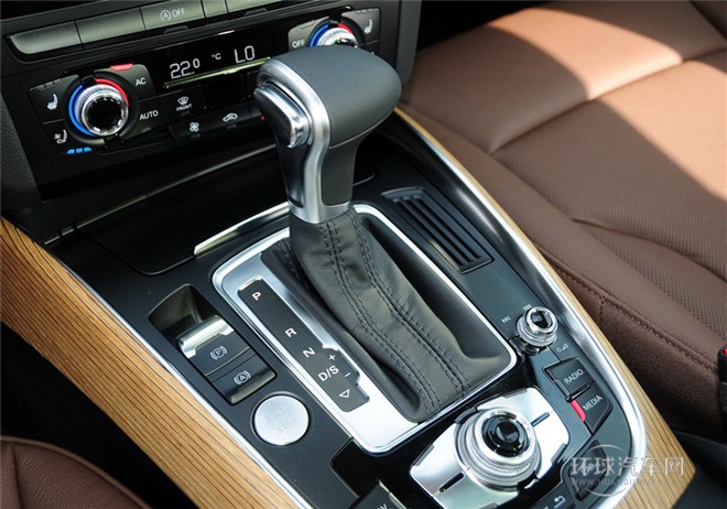2015款 40 TFSI 豪華型
