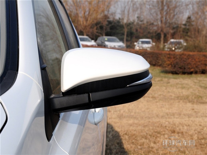 2015款 2.0L CVT兩驅都市版