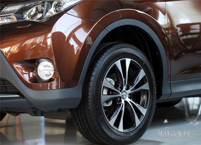 2015款 2.5L 自動(dòng)四驅(qū)豪華版