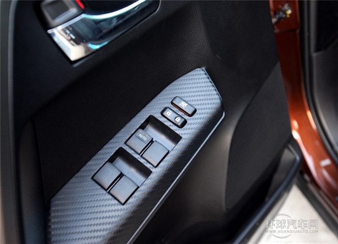 2015款 2.5L 自動四驅(qū)豪華版