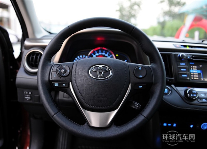 2015款 2.5L 自動(dòng)四驅(qū)豪華版