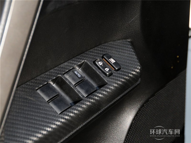 2015款 2.5L 自動四驅精英版