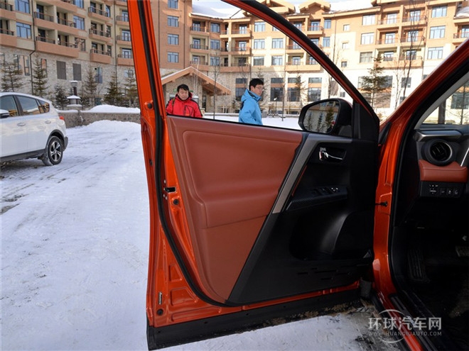 2015款 2.5L 自動四驅尊貴版