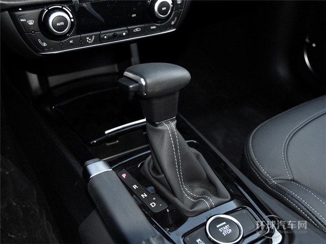 2015款 都市SUV 1.6T 手動悅動派