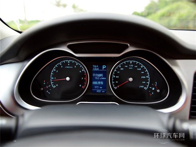 2015款 1.8L 自動豪華型