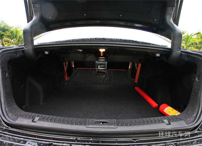 2015款 1.8L 自動舒適型