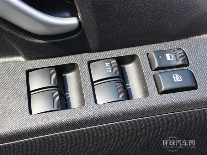 2015款 2.5T四驅(qū) 手動(dòng)基本型4JK1