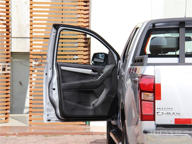 2015款 2.5T四驅 自動超豪華型4JK1